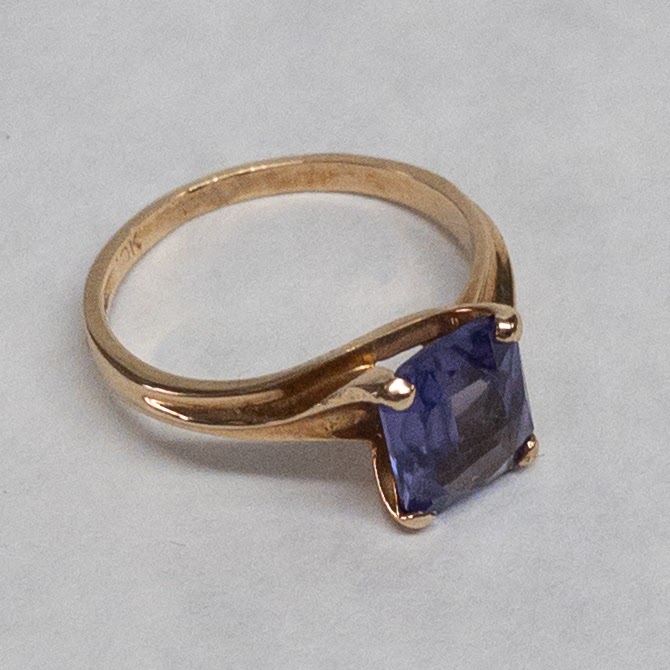 10K Gold and Amethyst Ring