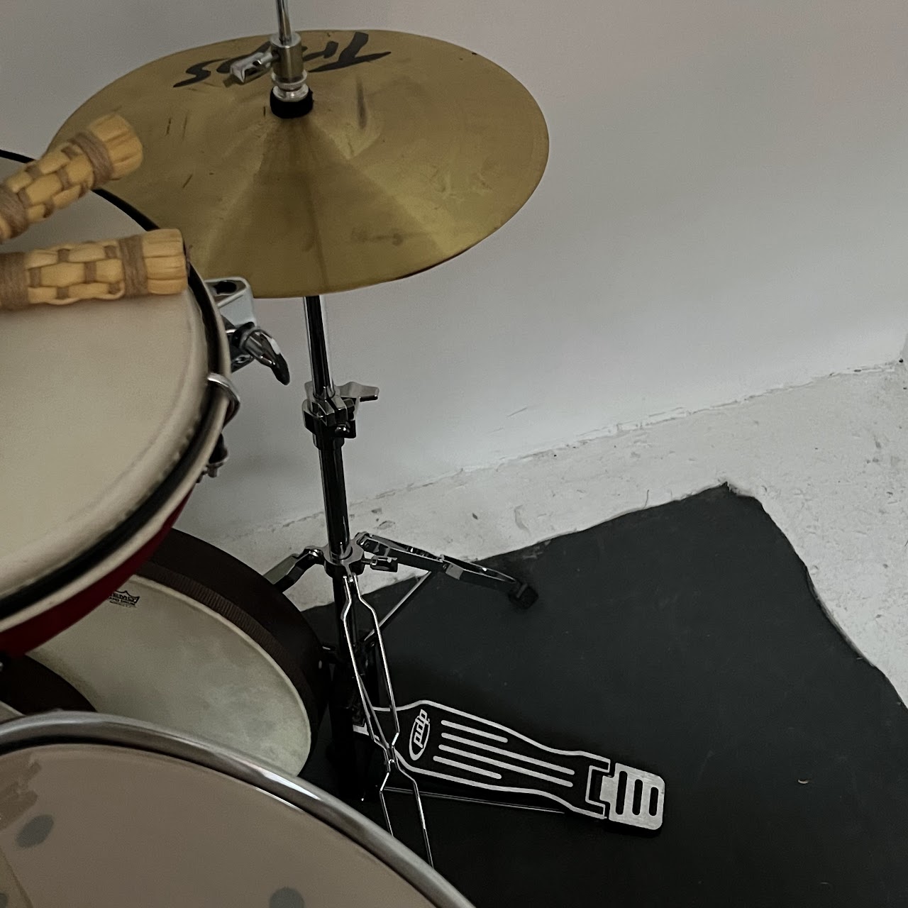 23-Piece Drum Set