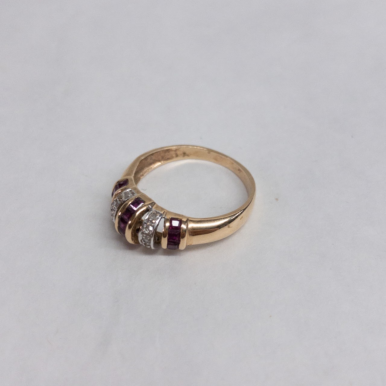 14K Gold Diamond & Red Stone Ring