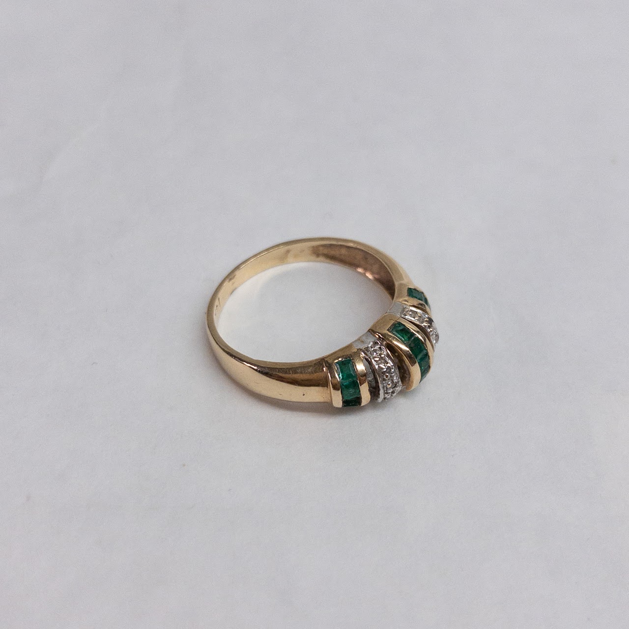 14K Gold Diamond & Green Stone Ring