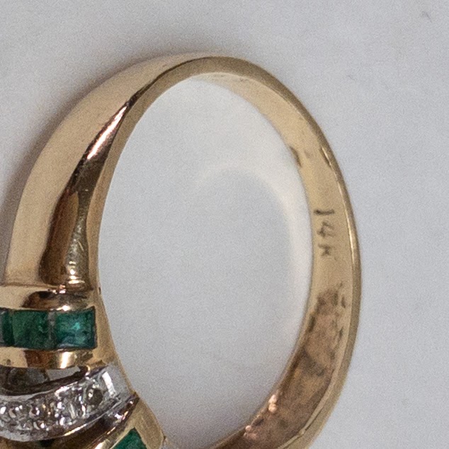 14K Gold Diamond & Green Stone Ring