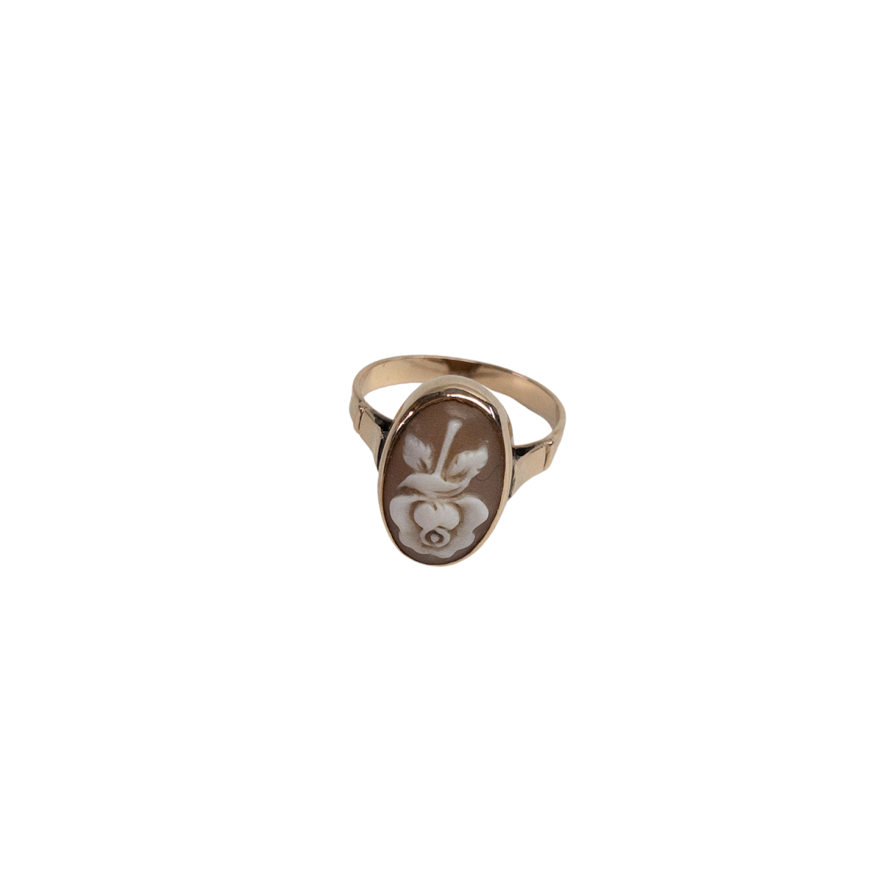 14K Gold Floral Cameo Ring