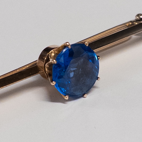 14K Gold and Blue Crystal Art Deco Bar Pin