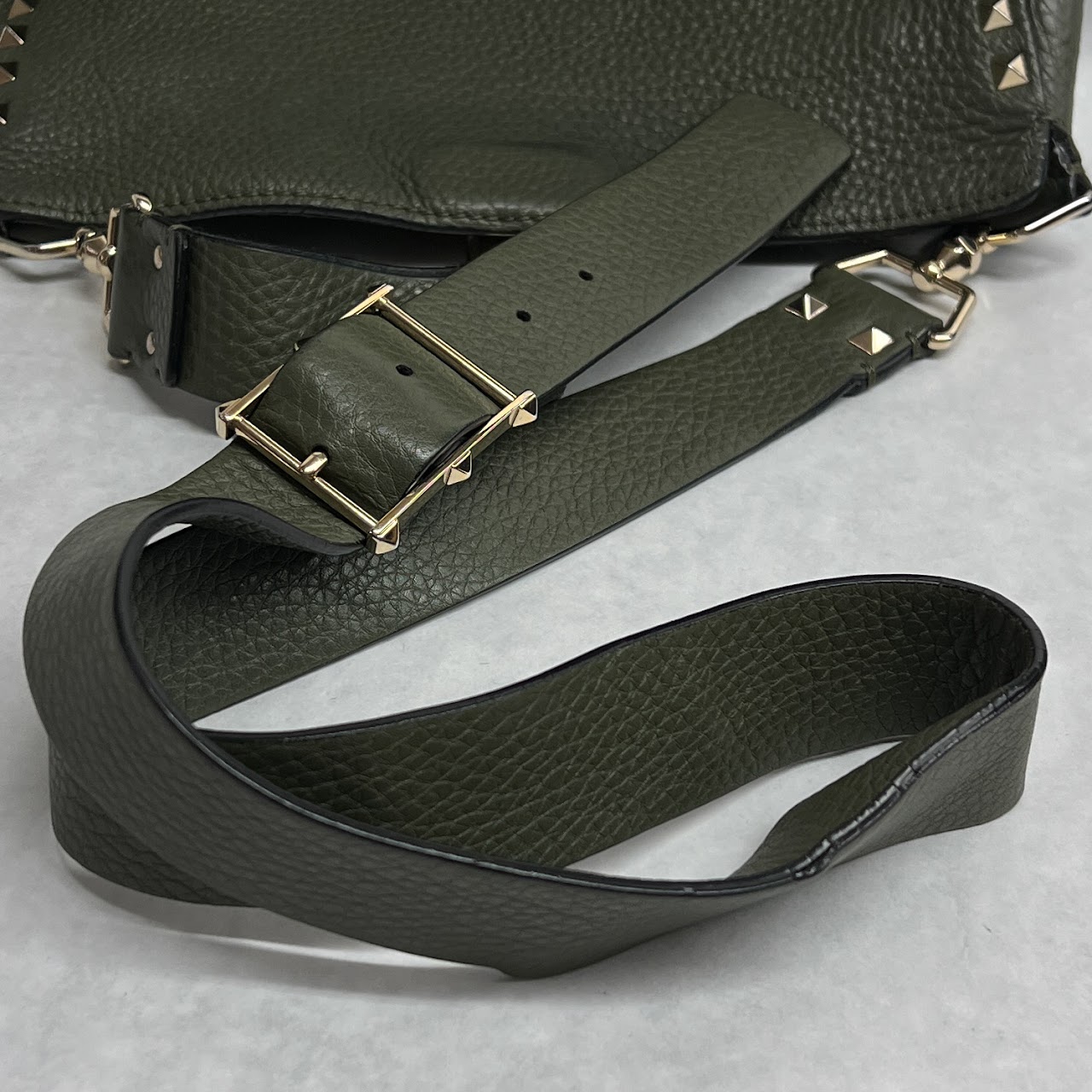 Valentino Garavani Rockstud Pebble Calfskin Shoulder Bag