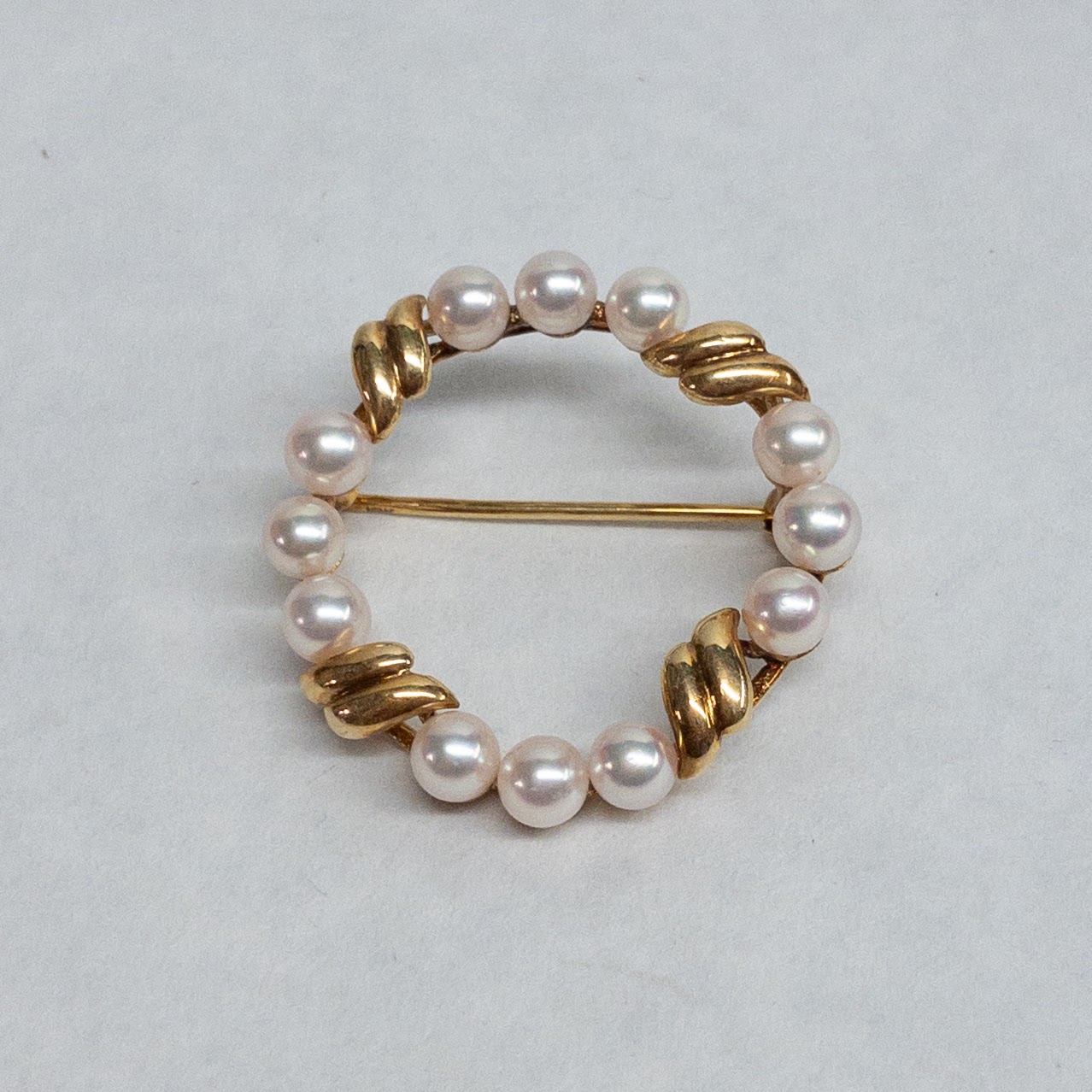 18K Gold and Pearl Circular Brooch