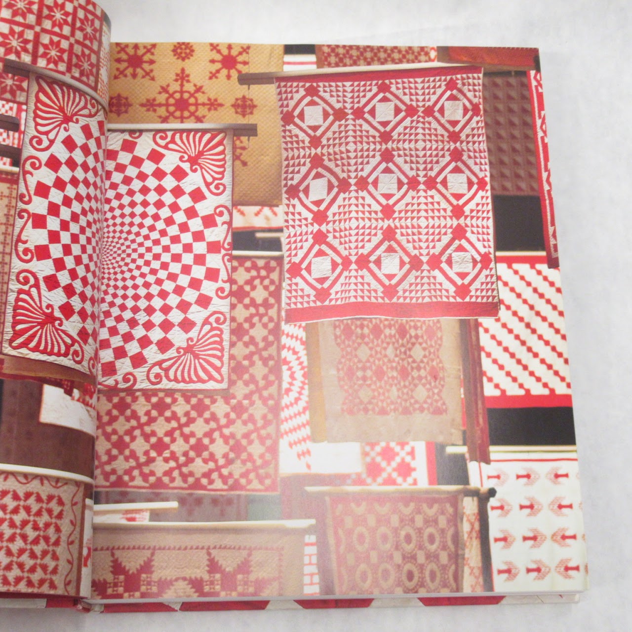 'Red & White Quilts' Book