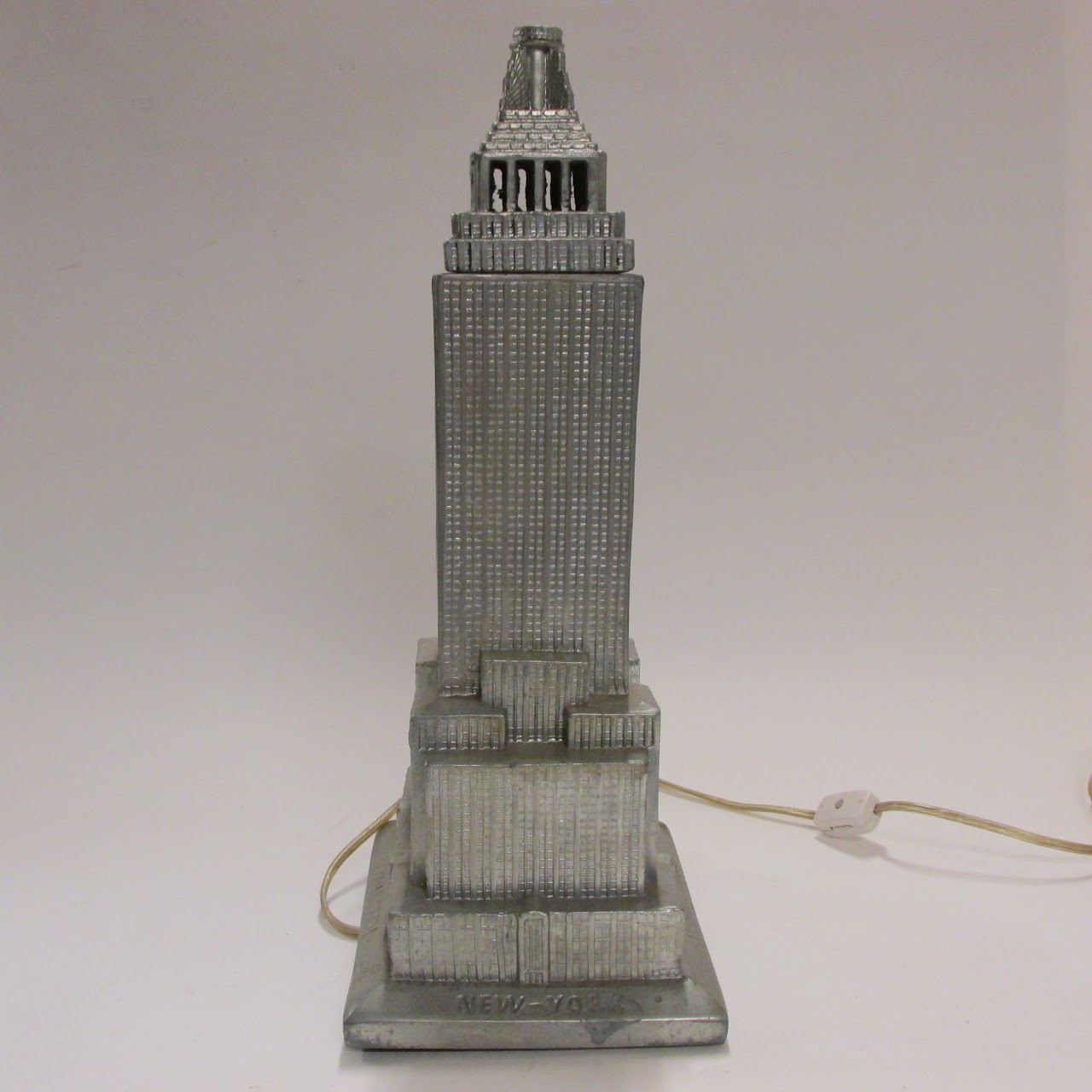 Sarsaparilla Deco Designs Vintage Empire State Building Lamp