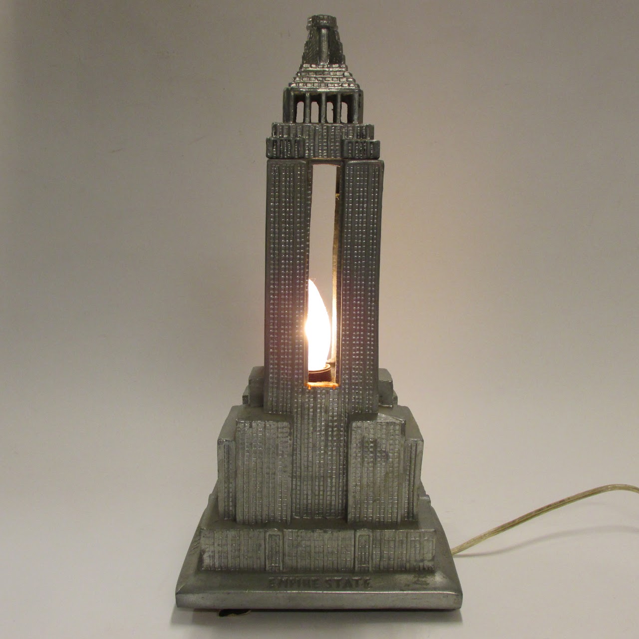 Sarsaparilla Deco Designs Vintage Empire State Building Lamp