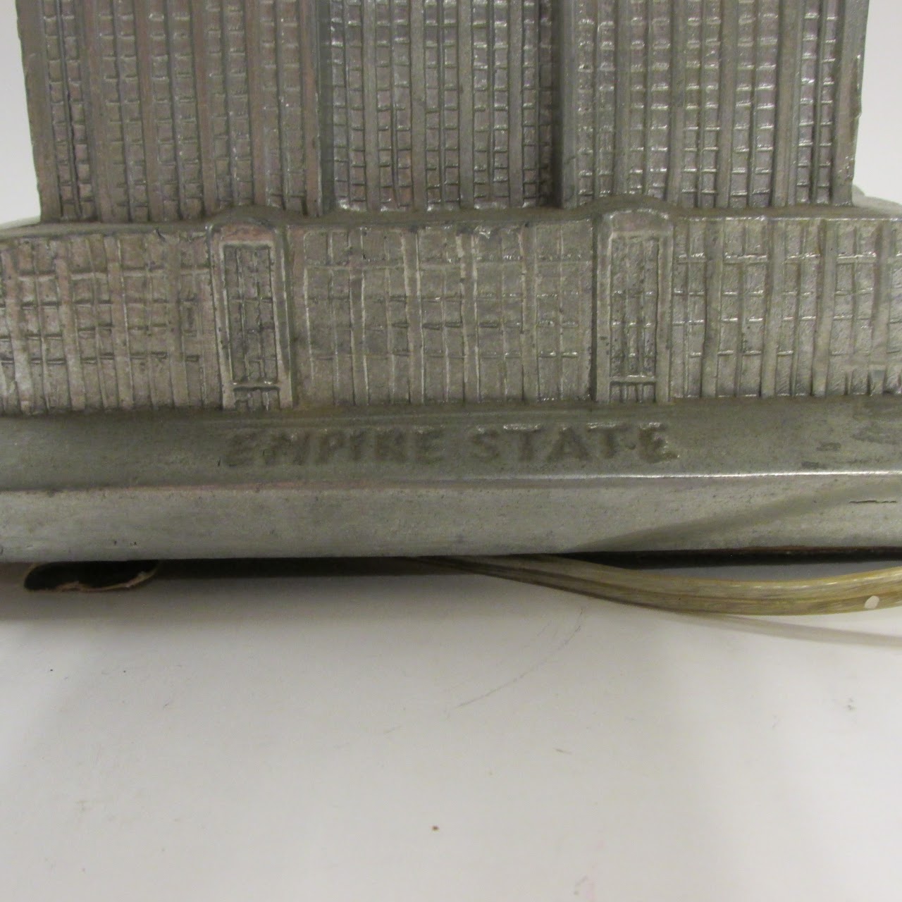 Sarsaparilla Deco Designs Vintage Empire State Building Lamp