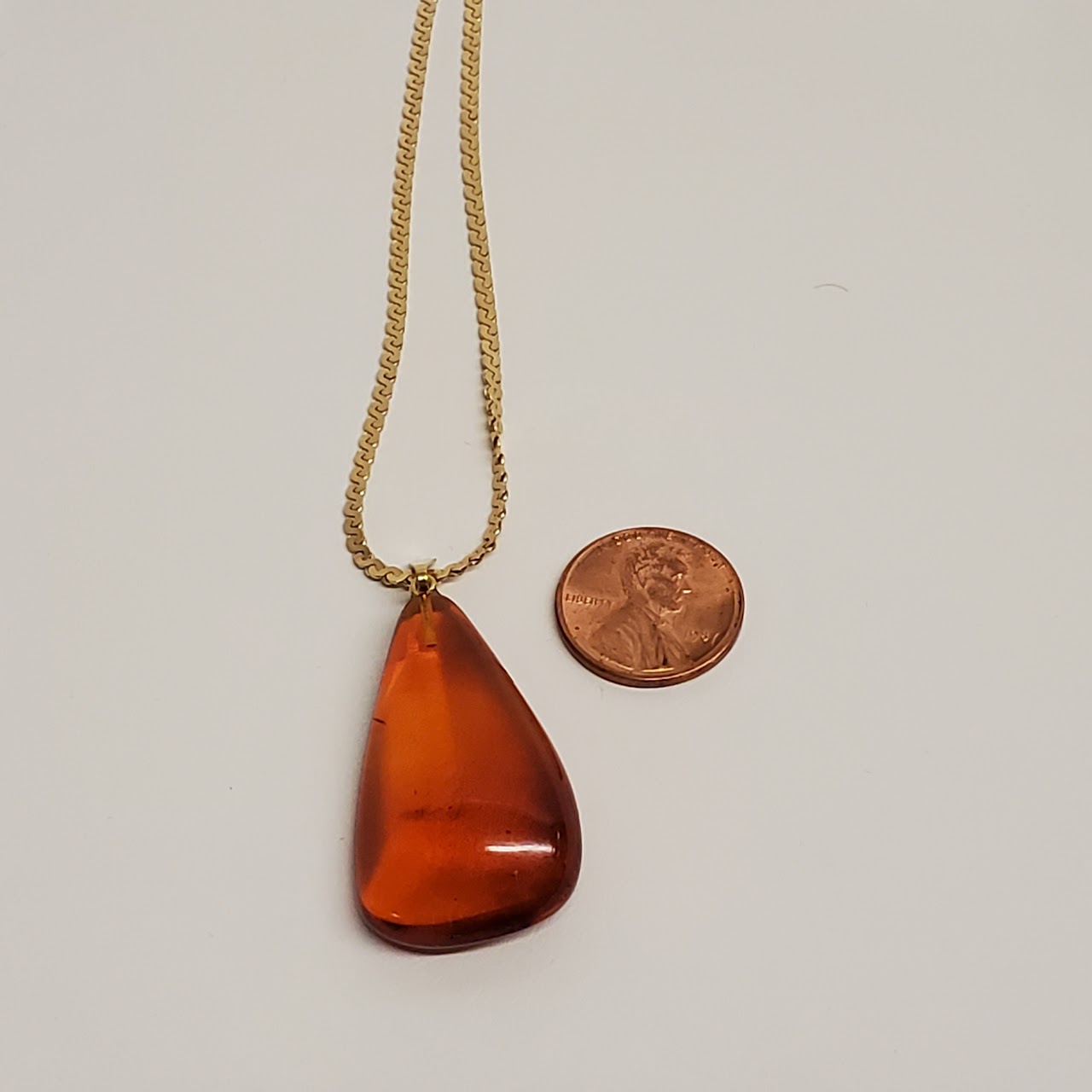 14K Gold Amber Pendant Necklace