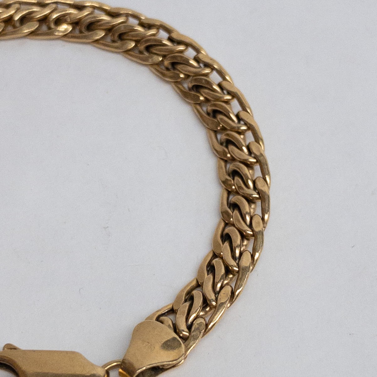 18K Gold Flat Link Bracelet NEEDS REPAIR