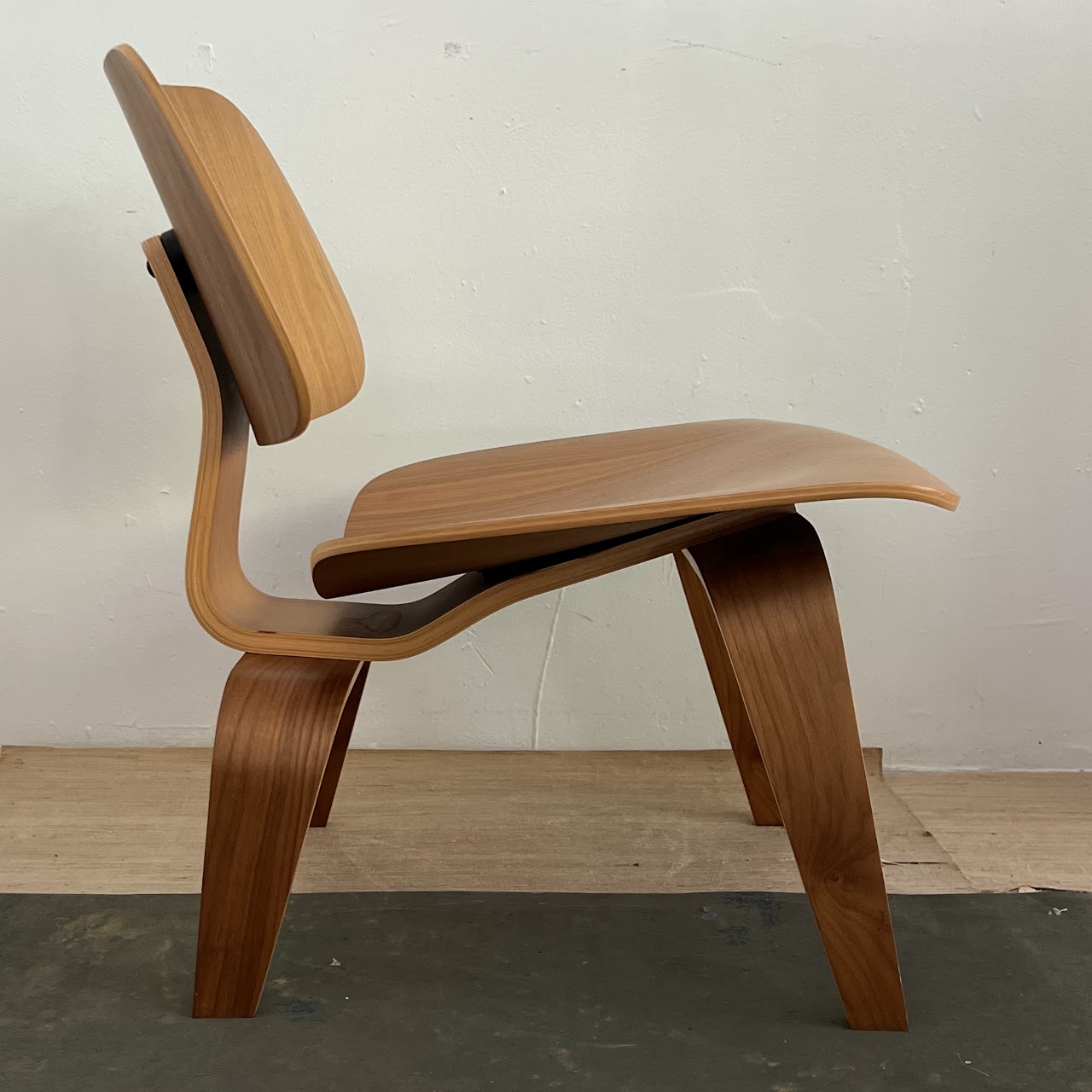 Herman Miller Eames Molded Plywood LCW Chair