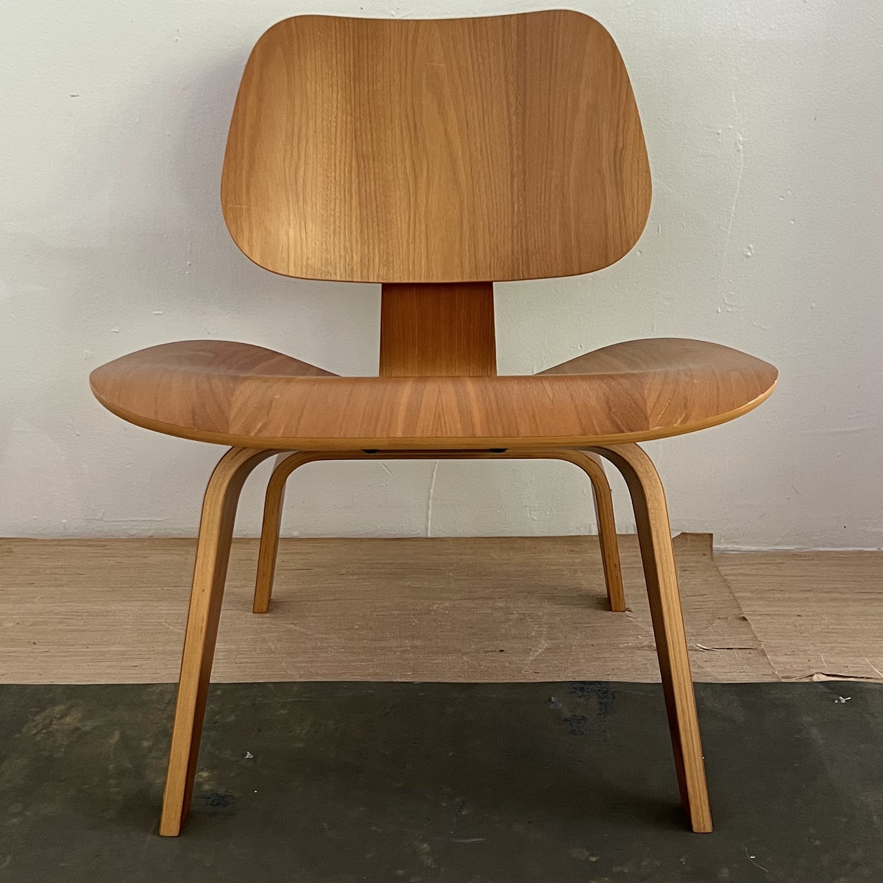 Herman Miller Eames Molded Plywood LCW Chair