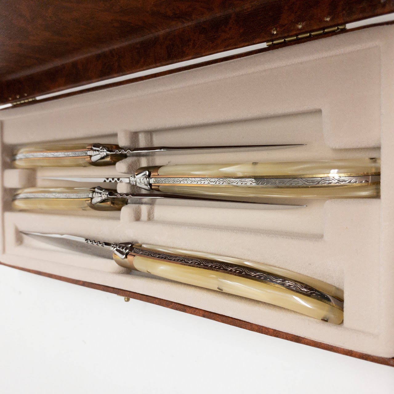 Laguiole Rossignol MINT 'Pearl' Handled Knife Set