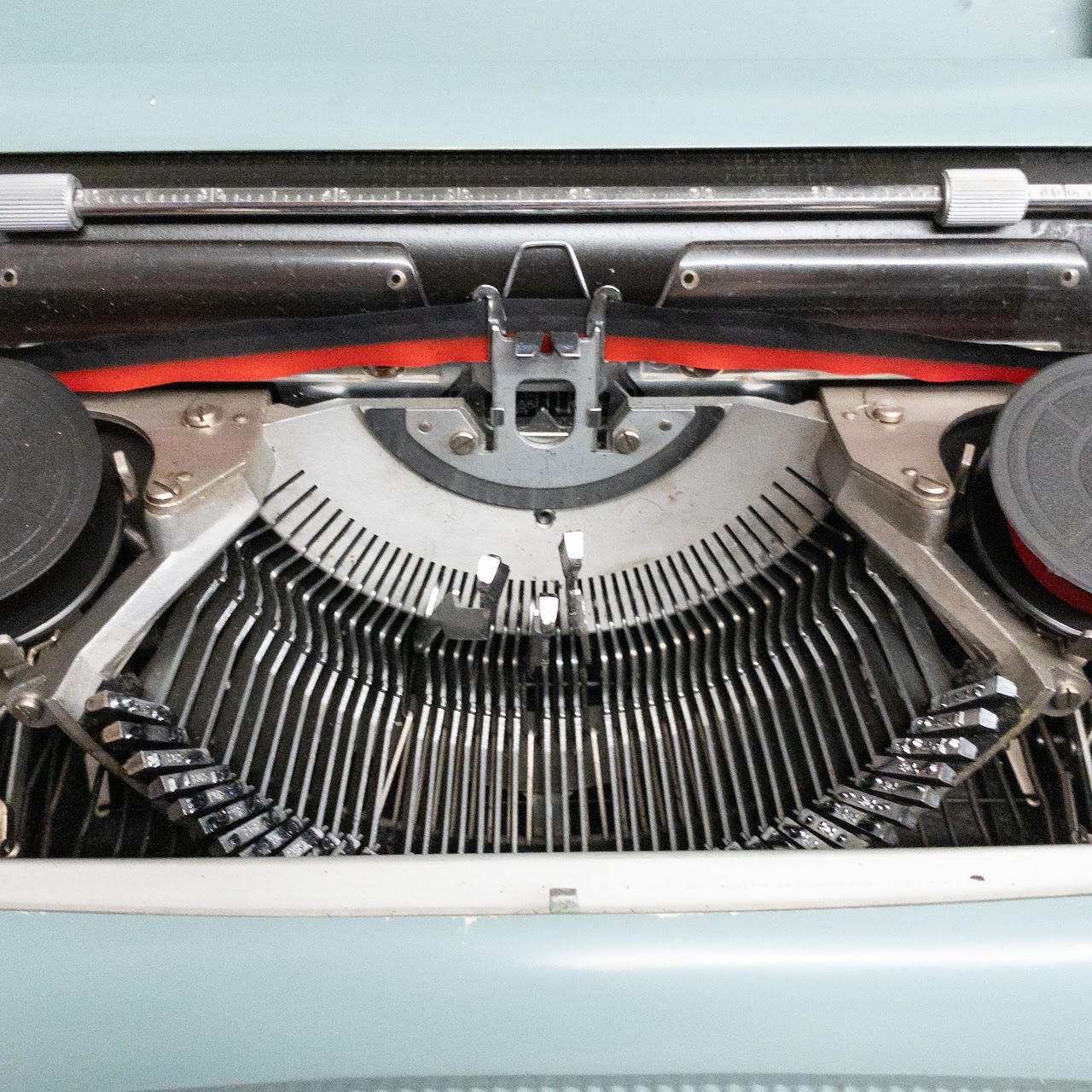 Olivetti Studio 44 Portable Manual Typewriter