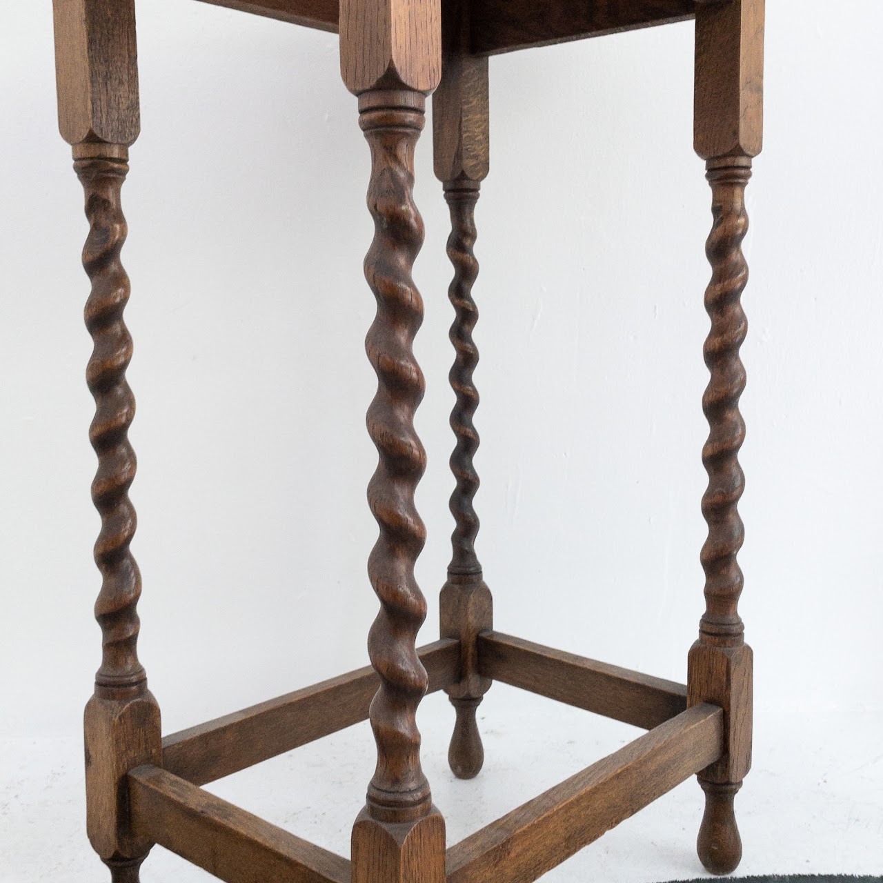 Oak Turned Leg Accent Table