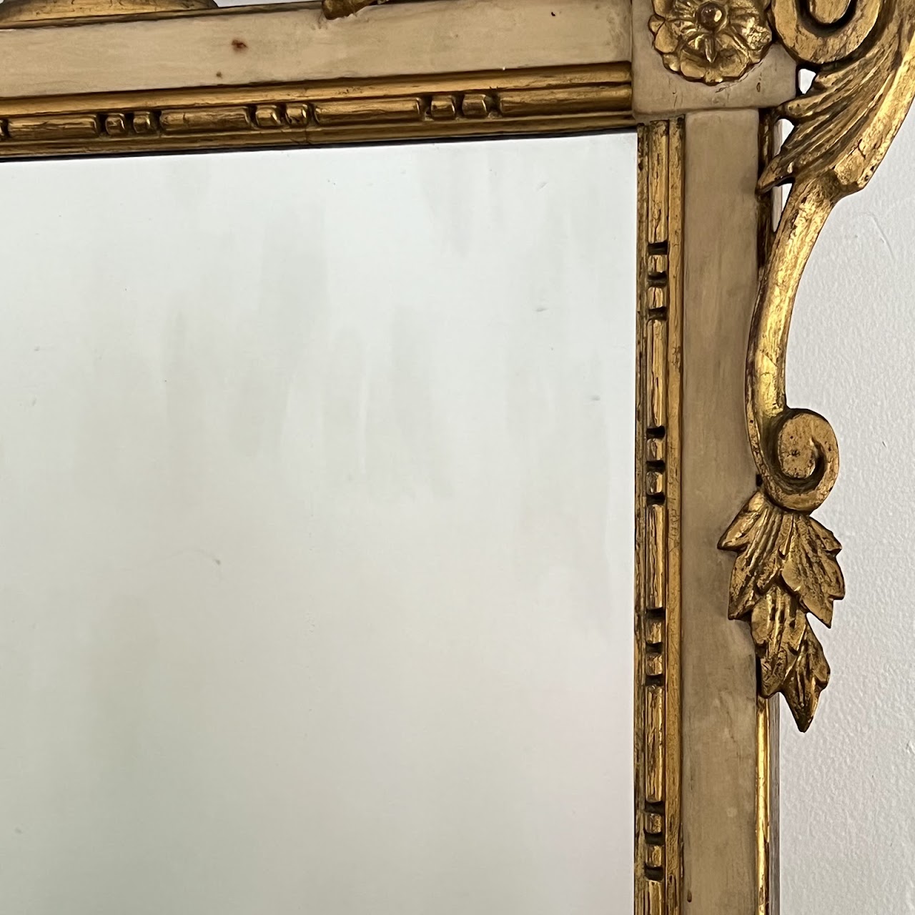 1960s Italian Giltwood Neoclassical Style Mirror