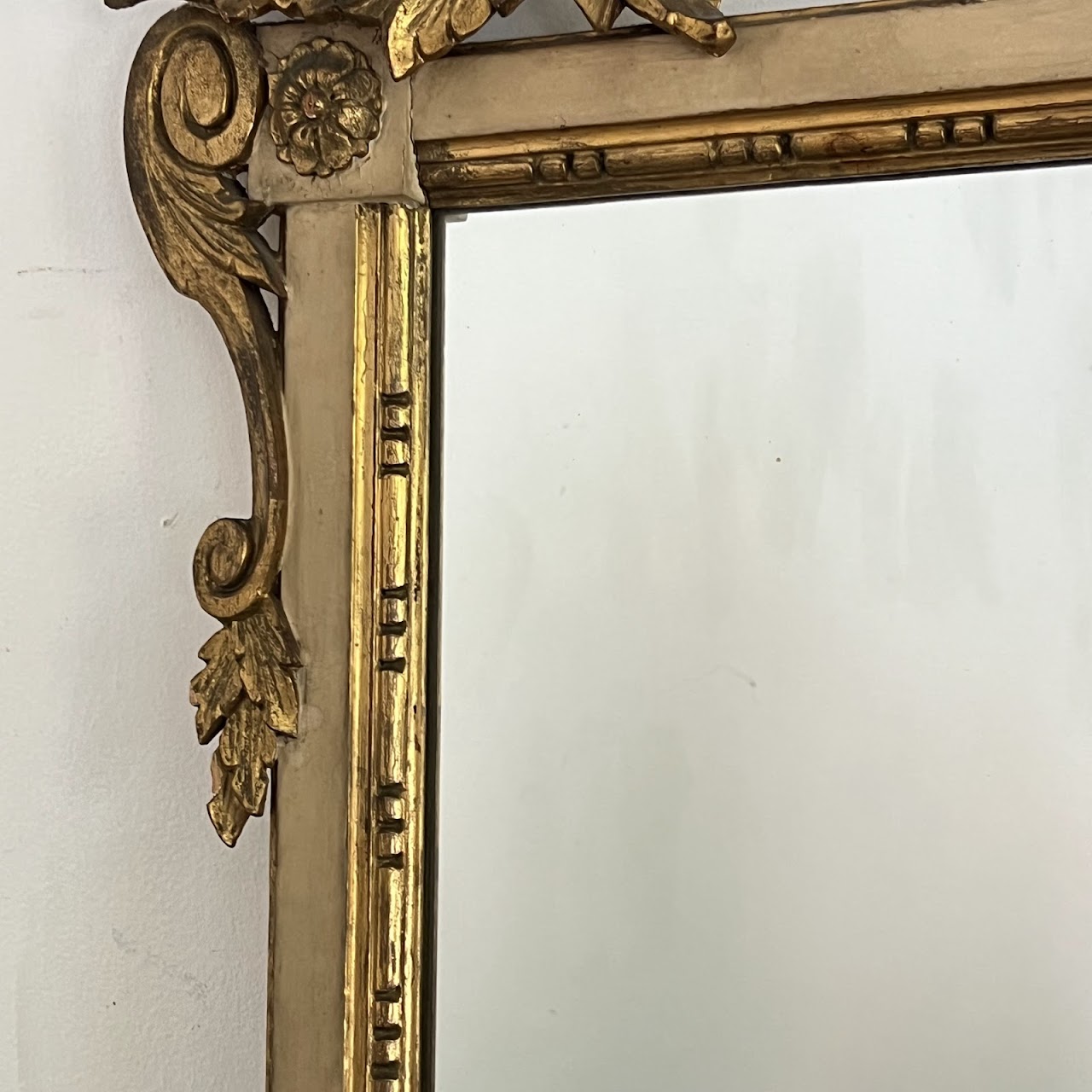 1960s Italian Giltwood Neoclassical Style Mirror