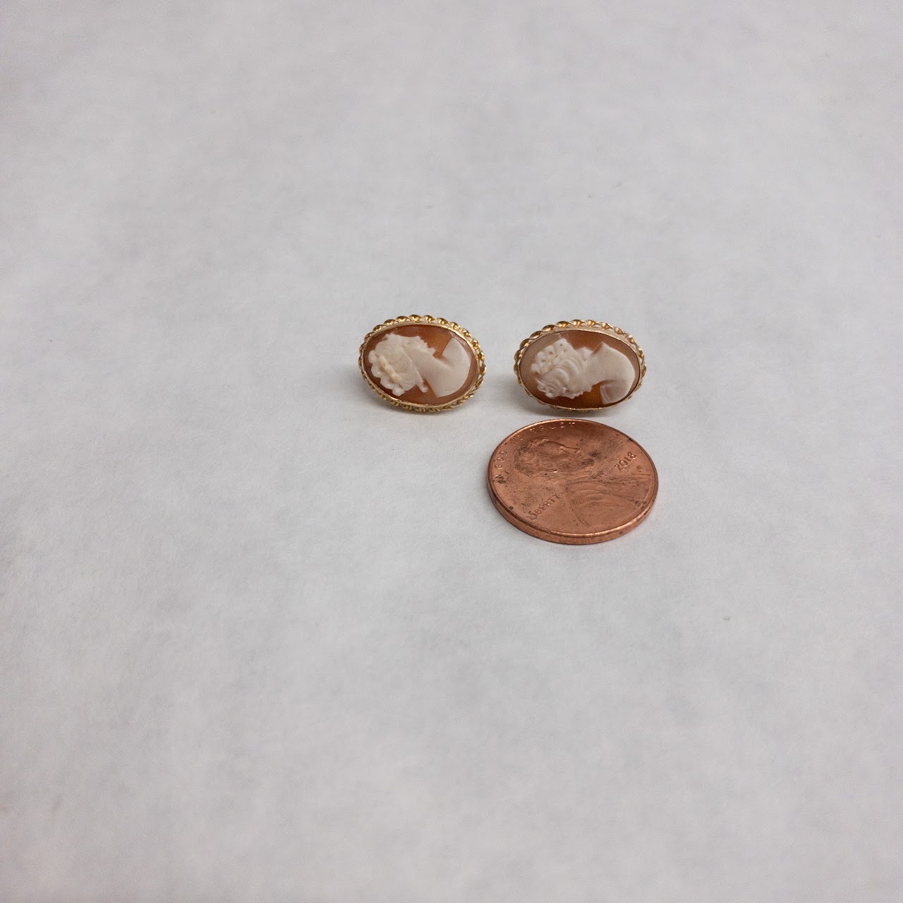 14K Gold Cameo Earrings