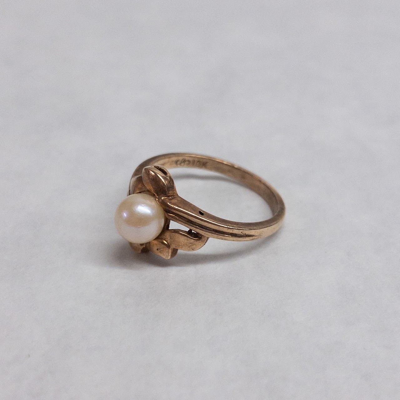 10K Gold Pearl Flower Ring